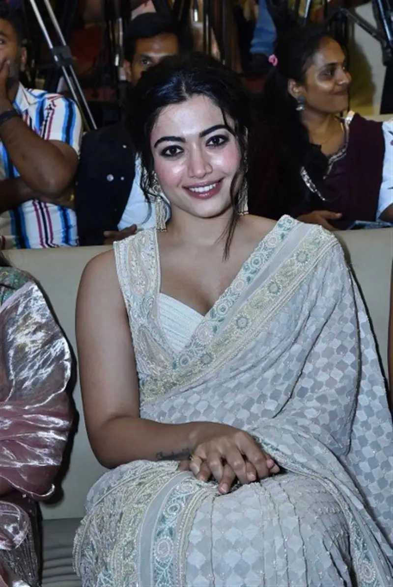 TELUGU ACTRESS RASHMIKA MANDANNA STILLS IN WHITE SAREE 6